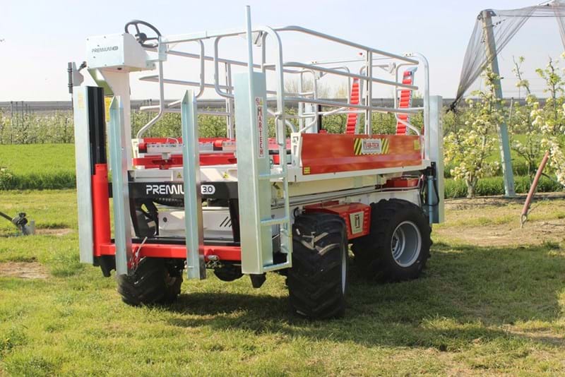 Premum 30 Mar Tech Bondeno Italia Macchine Raccogli Frutta IMG 2551