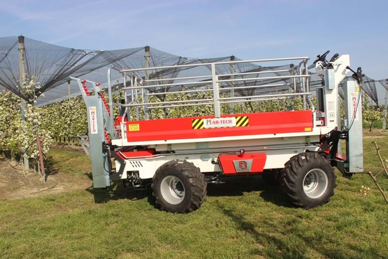 Premum 30 Mar Tech Bondeno Italia Macchine Raccogli Frutta IMG 2549